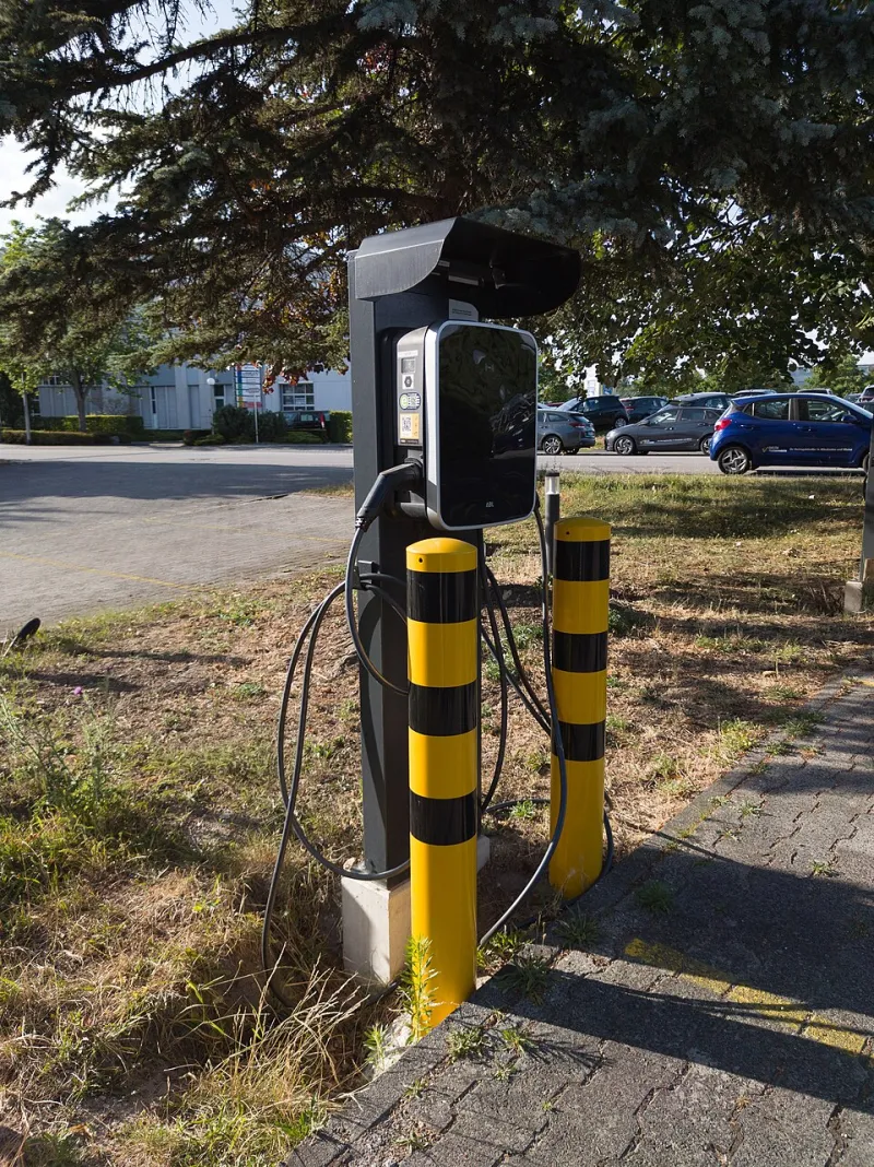The $50,000 Question: What It Actually Costs to Go Electric in America in 2025